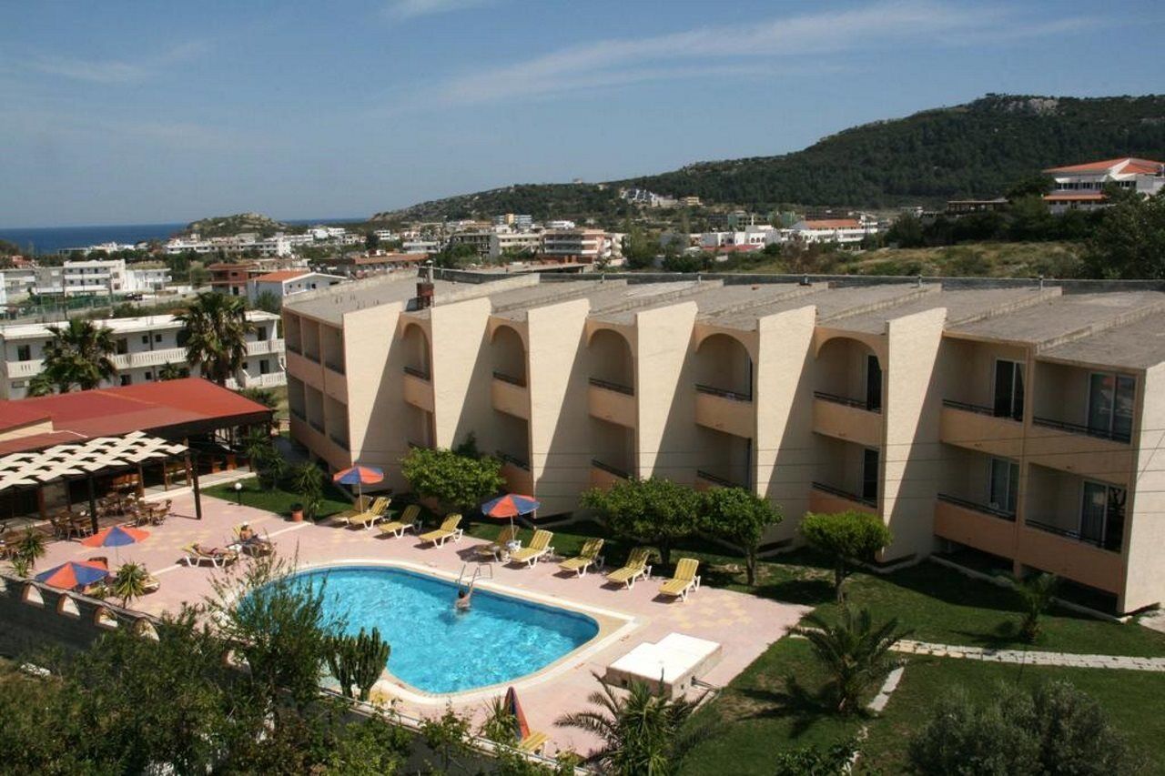פליראקי Sevastos Hotel מראה חיצוני תמונה