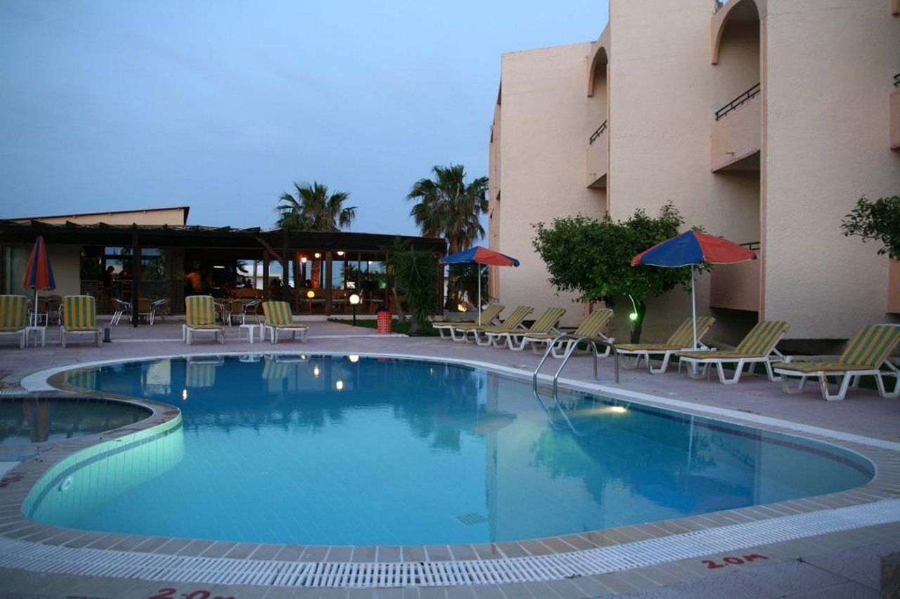 פליראקי Sevastos Hotel מראה חיצוני תמונה