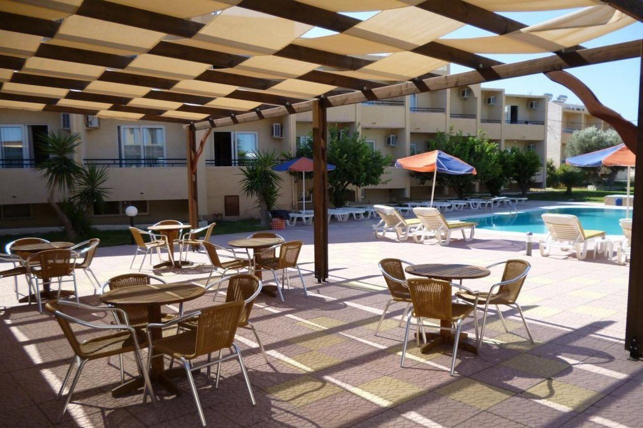 פליראקי Sevastos Hotel מראה חיצוני תמונה